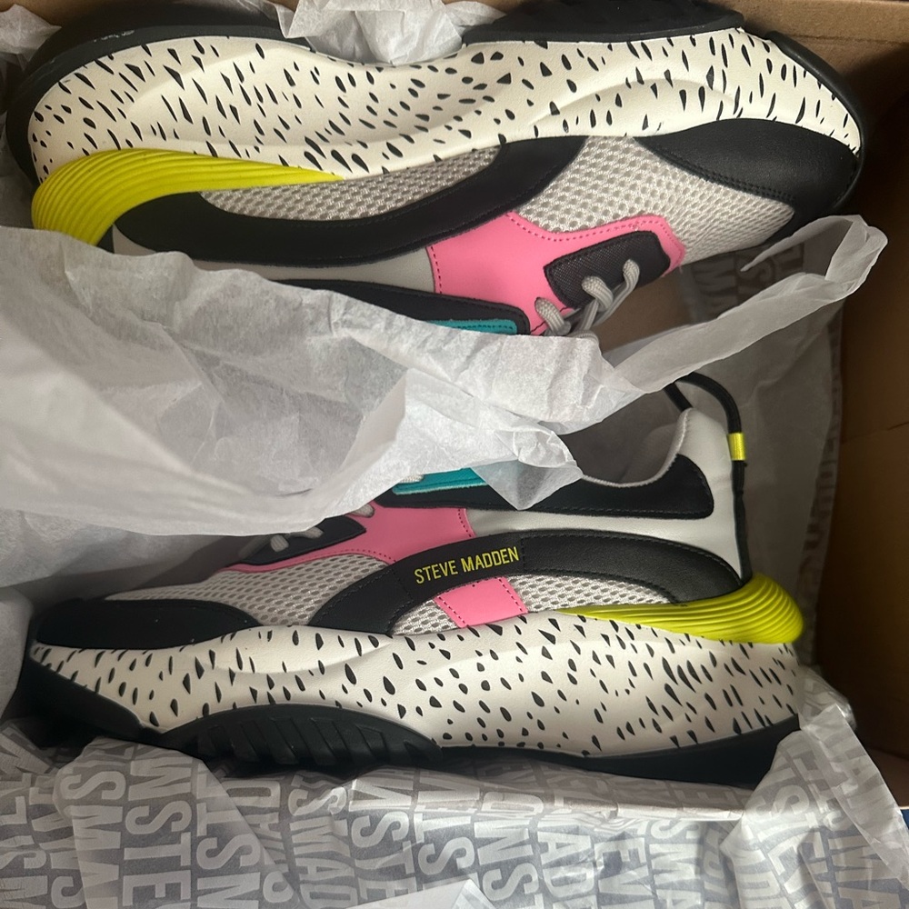 Steve Madden Black and Pink Sneakers